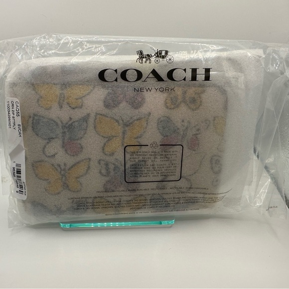 Coach NWT Corner Zip Wristlet With Butterfly Print - Picture 2 of 11